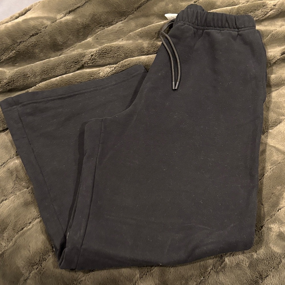 Good American wide leg sweat pants size 3